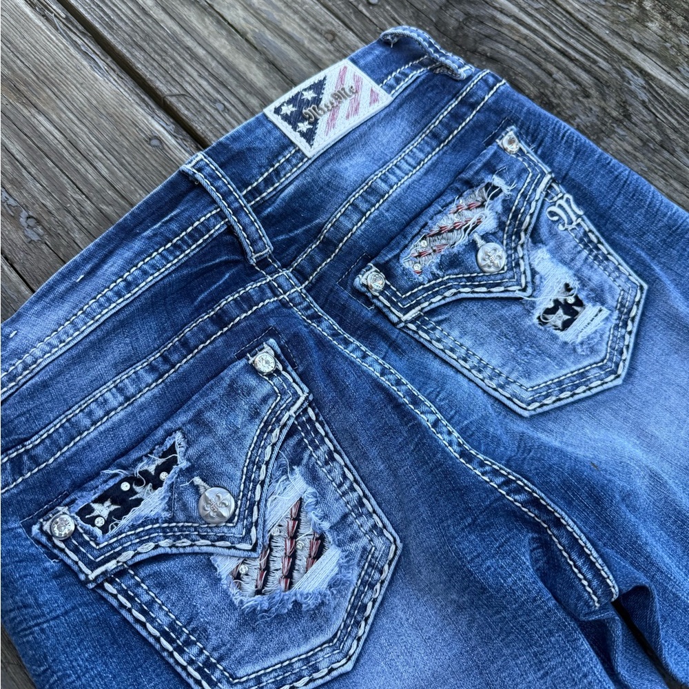 Americana Miss Me Curvy Crop Blue Jeans Size 29
